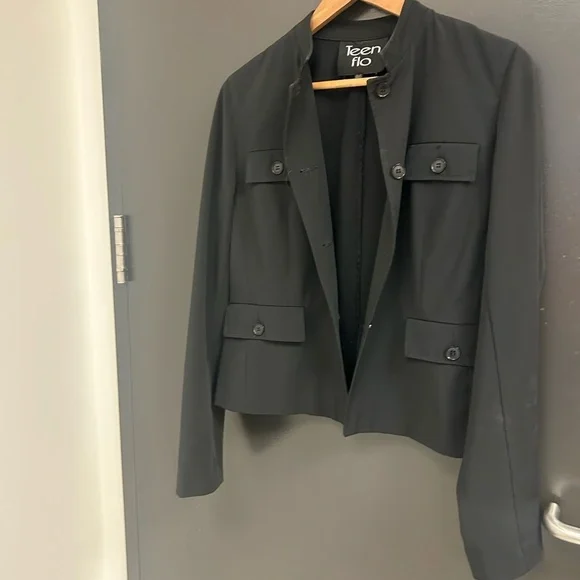 Teenflo size 8 EUC Black Blazer Structured Suit Jacket - Picture 2 of 13